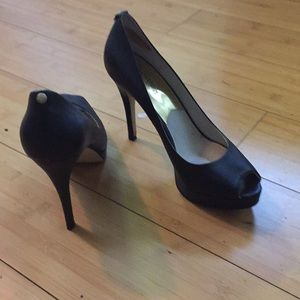 Michael Kors black pump shoes